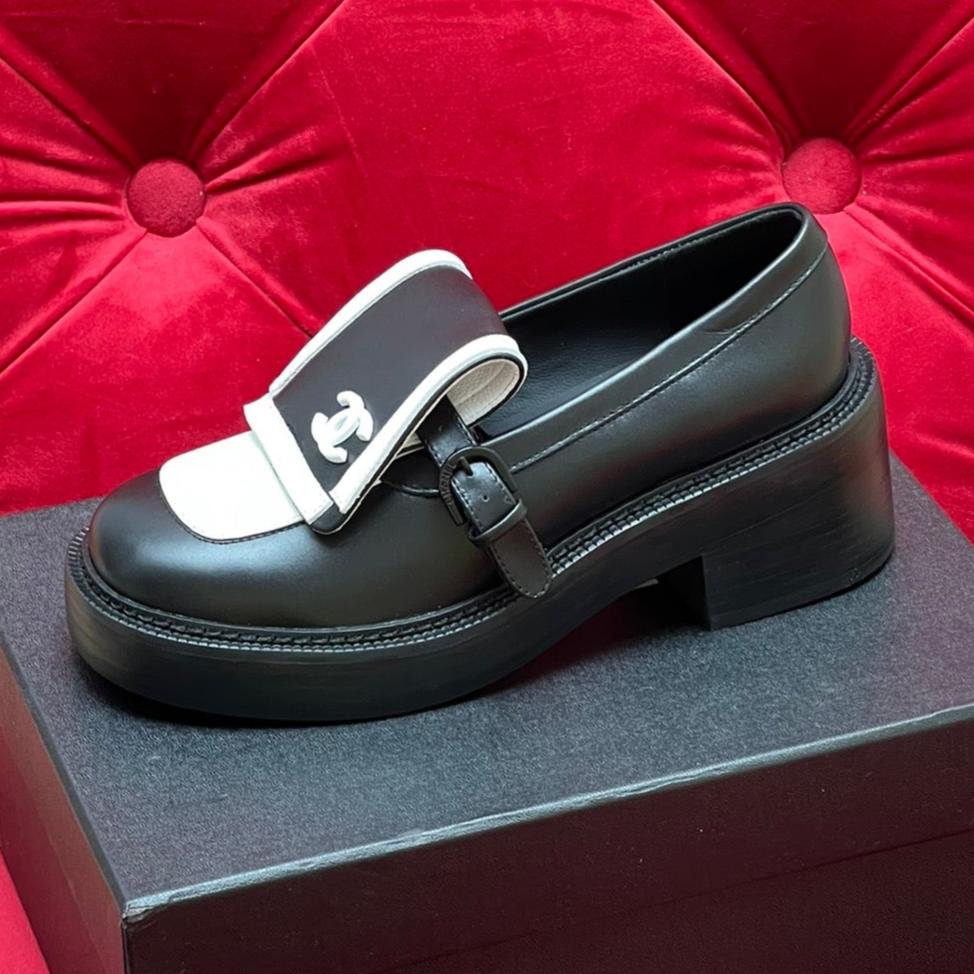 Chanel Moccasin Loafer in Black Mix White Lambskin
