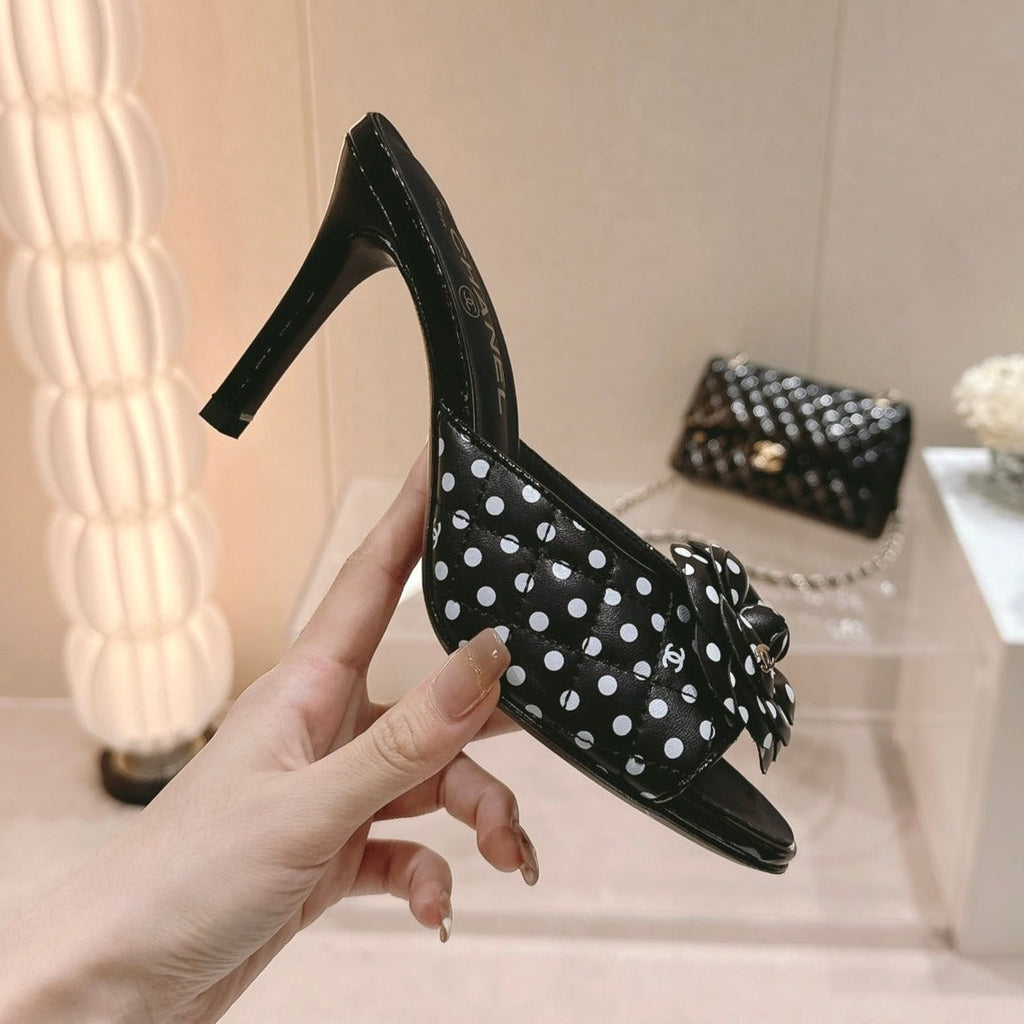 Chanel Double C New Camellia High Heel Black/White Caro