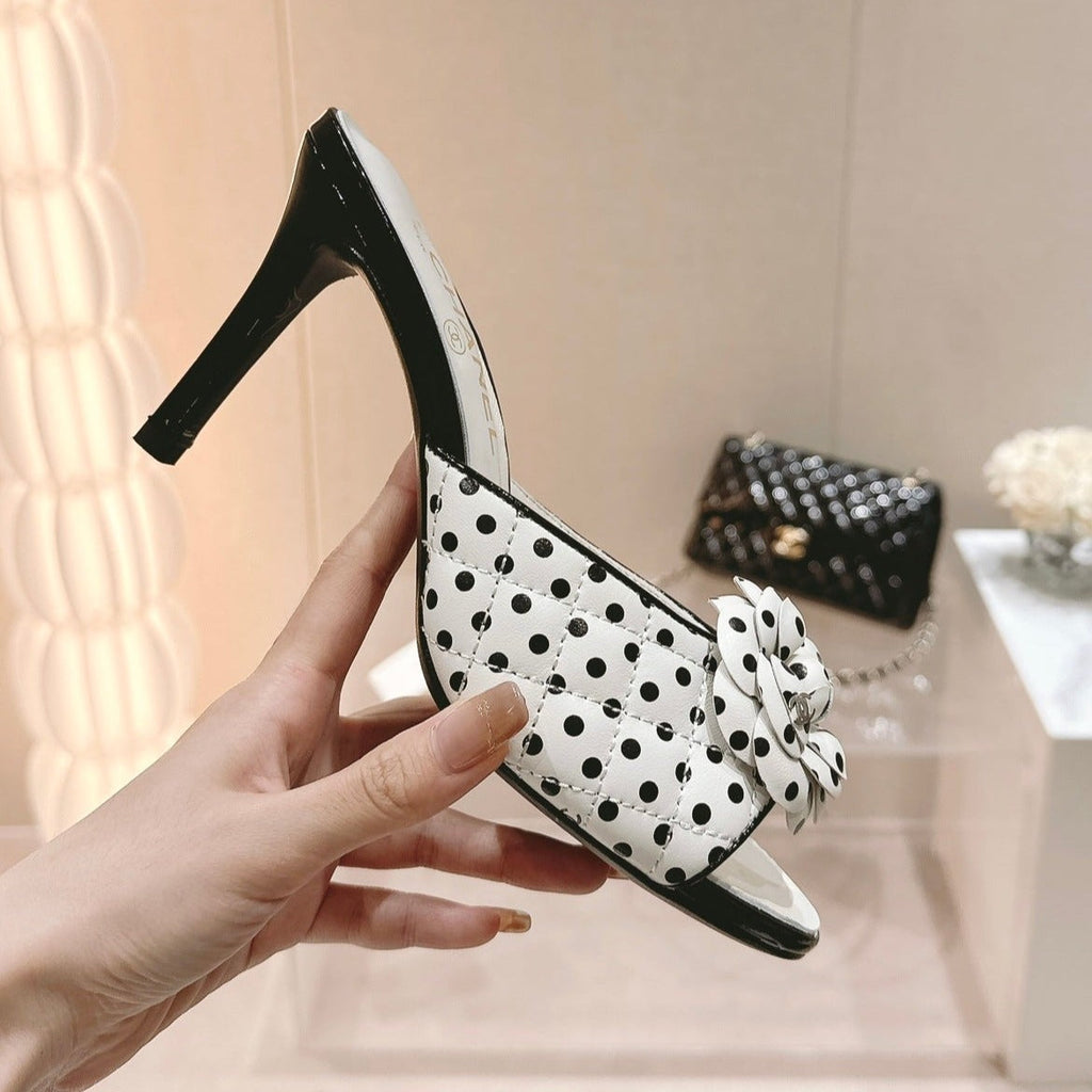 Chanel Double C New Camellia High Heel White/Black Caro