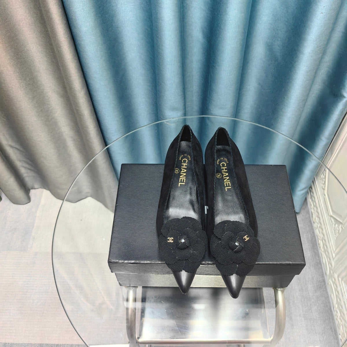 Chanel Ballet Flat in Black Suede and Calfskin with Flower