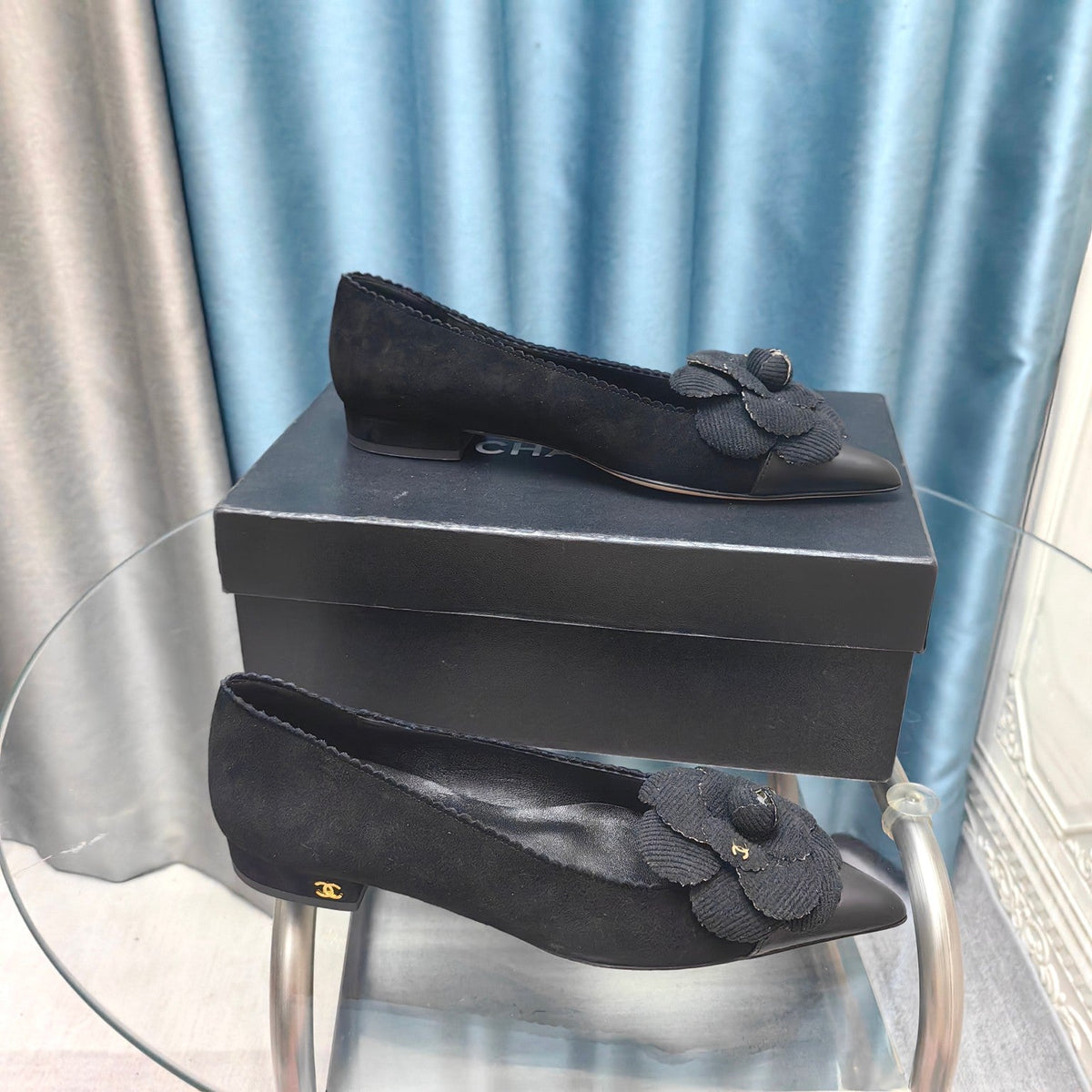 Chanel Ballet Flat in Black Suede and Calfskin with Flower
