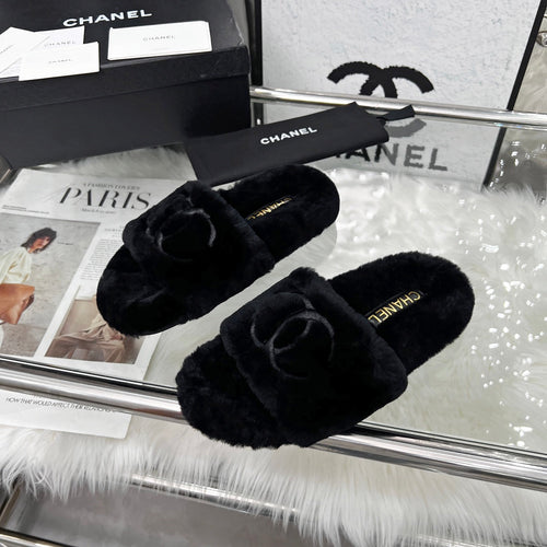 Chanel 25S Fur Slippers in Black