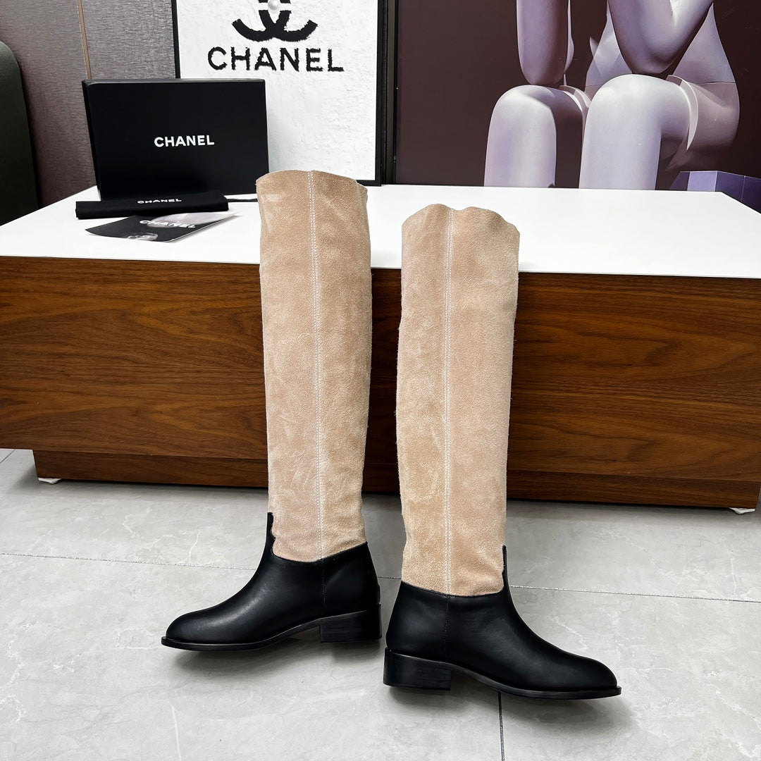 Chanel 25S Knee-High Boots 35mm in Black Calfskin and Taupe Gray Suede