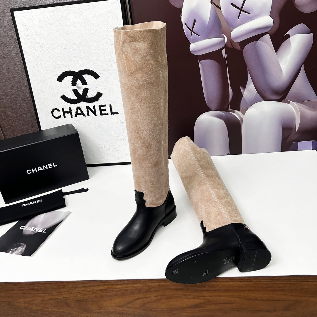 Chanel 25S Knee-High Boots 35mm in Black Calfskin and Taupe Gray Suede