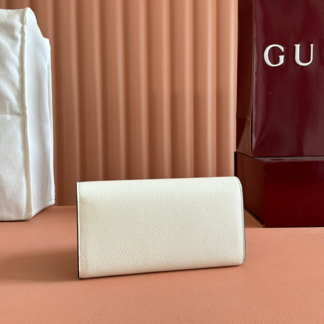 Gucci Softbit Continental Wallet 19 in White Grainy Calfskin Gold Hardware