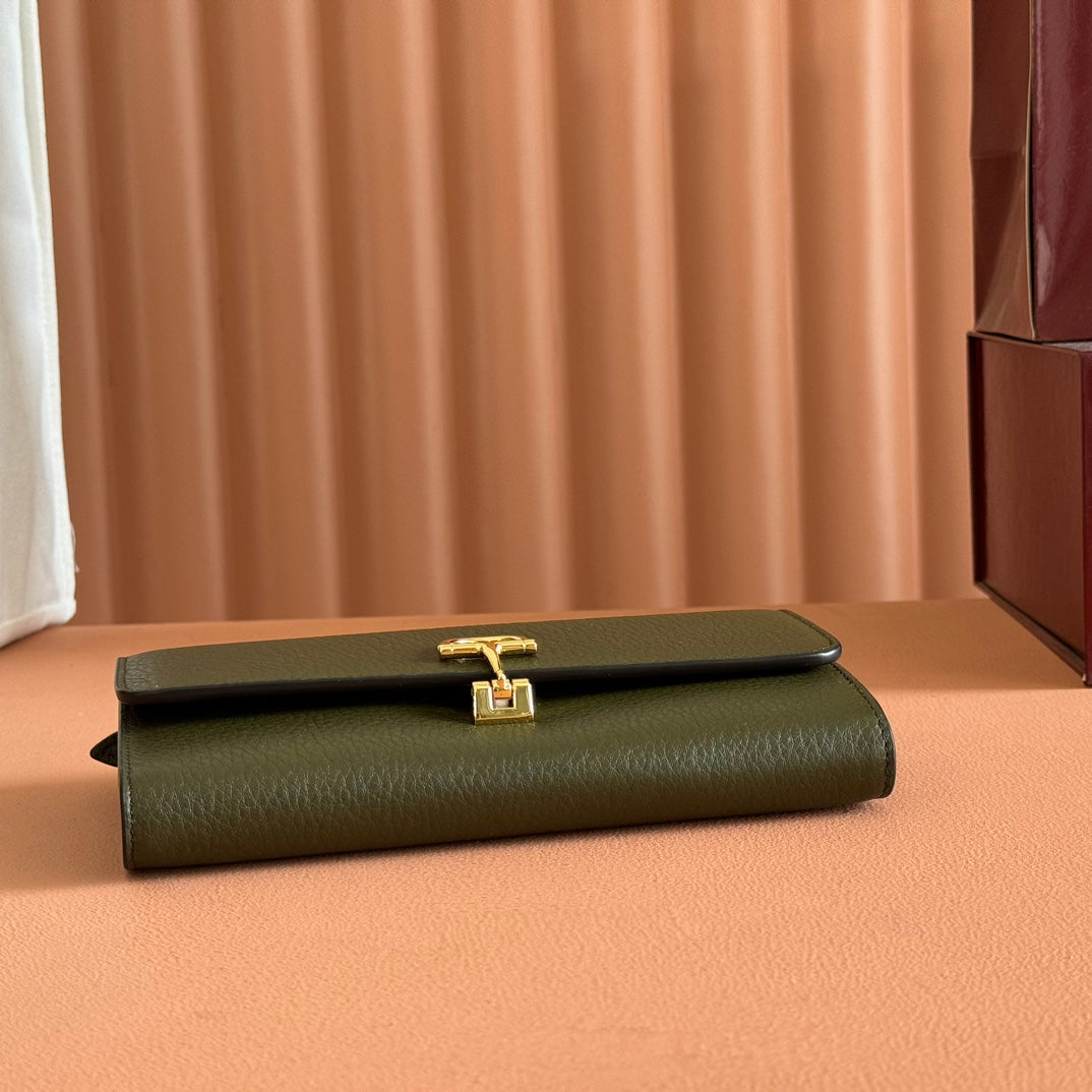 Gucci Softbit Continental Wallet 19 in Green Grainy Calfskin Gold Hardware