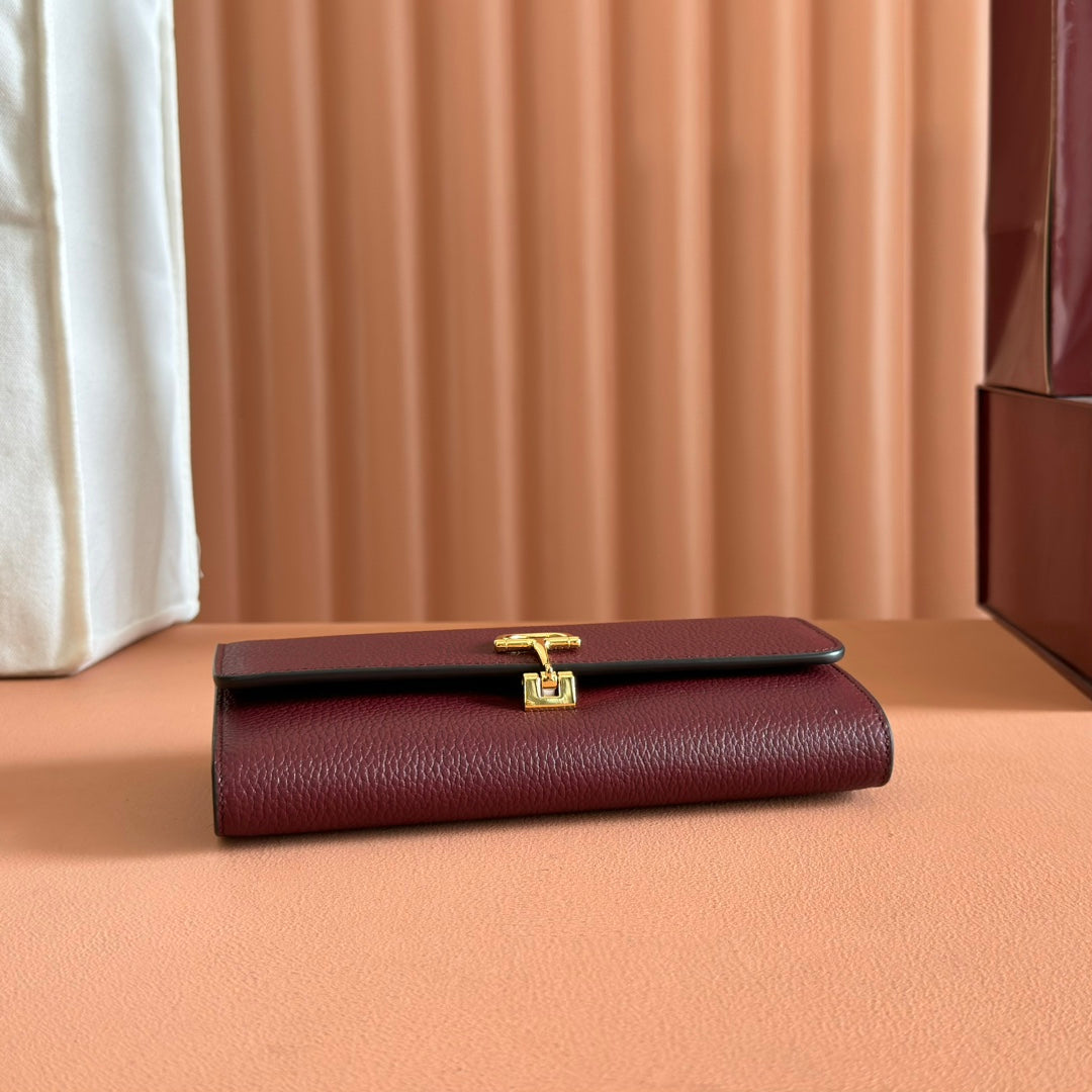 Gucci Softbit Continental Wallet 19 in Rosso Ancora Red Calfskin Gold Hardware