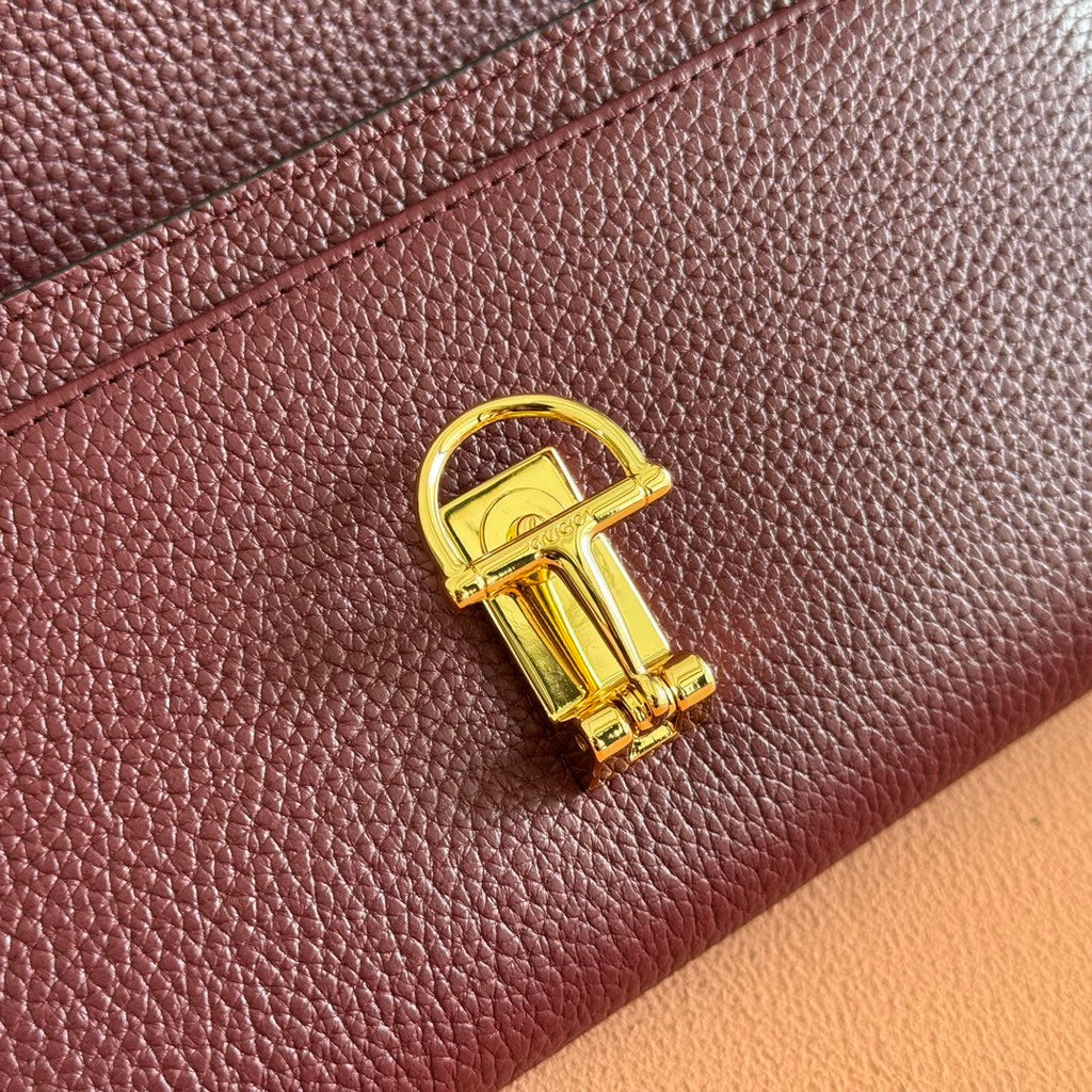 Gucci Softbit Continental Wallet 19 in Rosso Ancora Red Calfskin Gold Hardware
