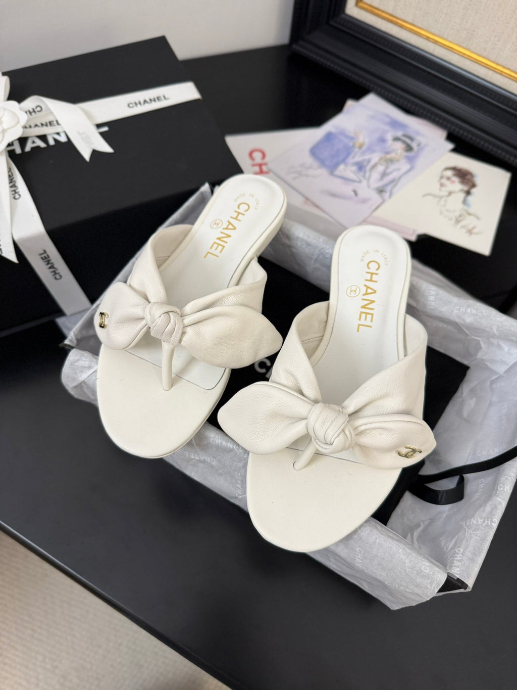 Chanel 25C Thong Sandal Bow White Lambskin 233563