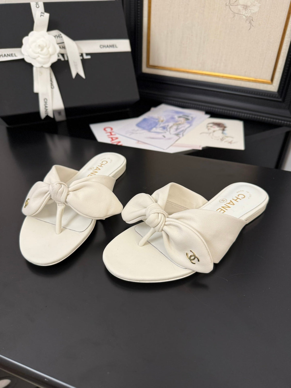 Chanel 25C Thong Sandal Bow White Lambskin 233563