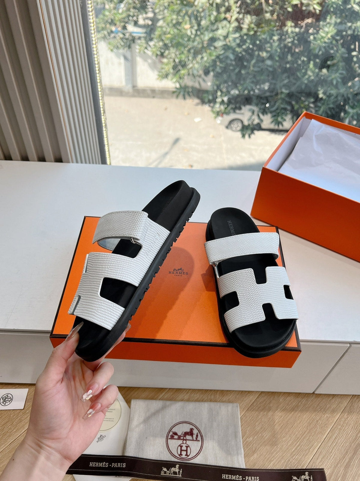 Hermes Chypre Sandal in White Shiny Grained Calfskin