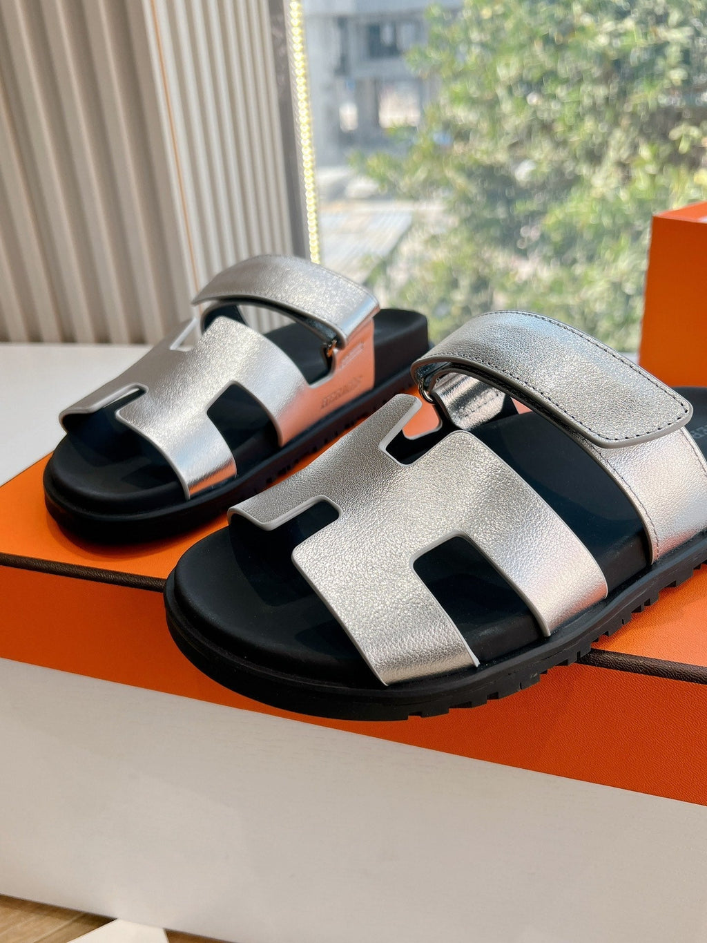 Hermes Chypre Sandal in Silver Metallic Calfskin