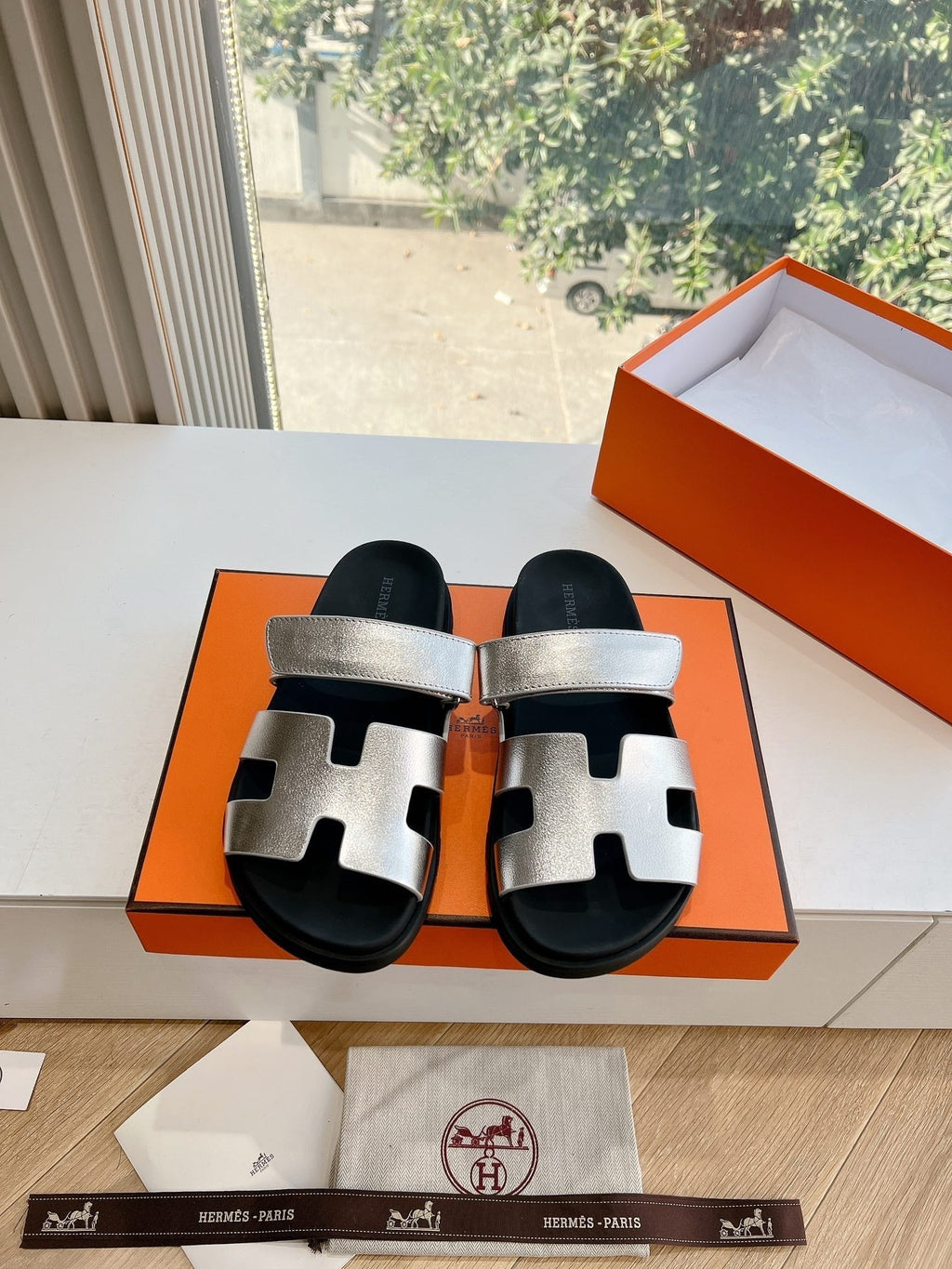 Hermes Chypre Sandal in Silver Metallic Calfskin