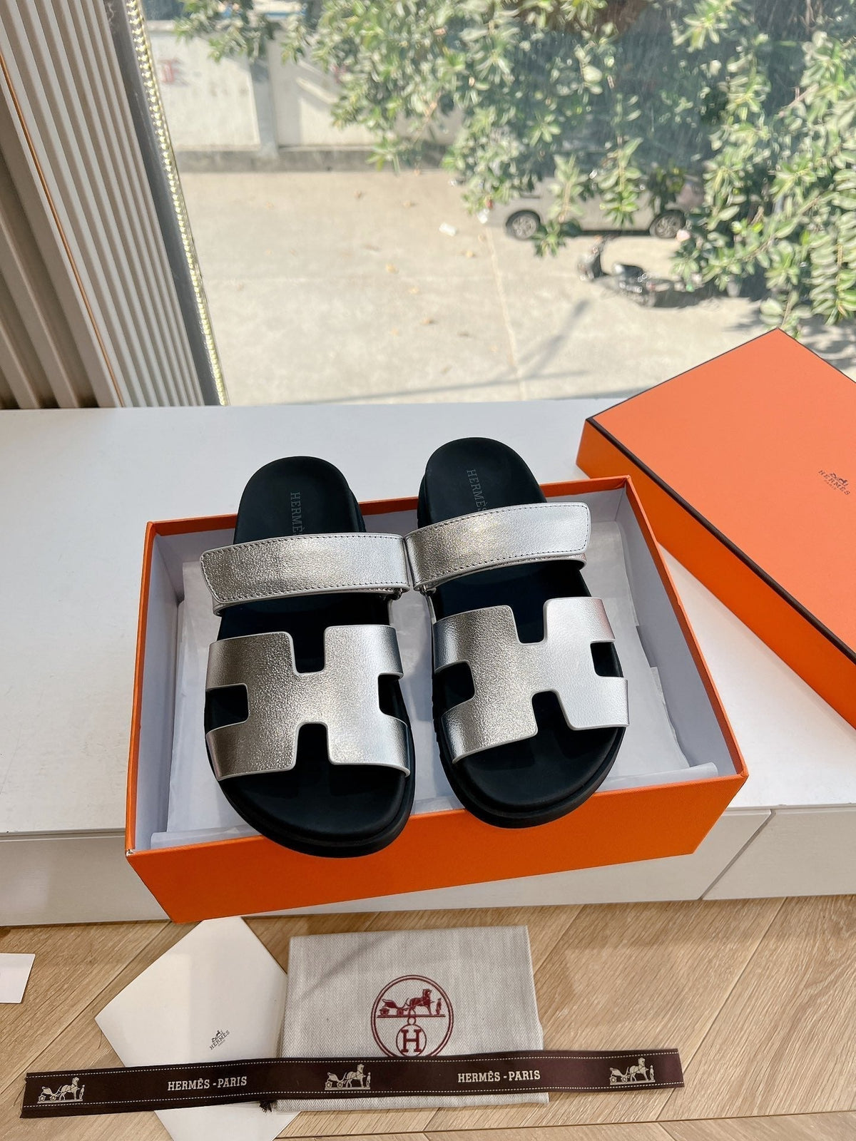 Hermes Chypre Sandal in Silver Metallic Calfskin