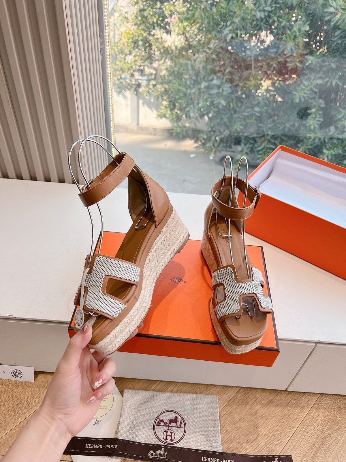 Hermes Elda Espadrille in White Fabric and Bronze Brown Calfskin