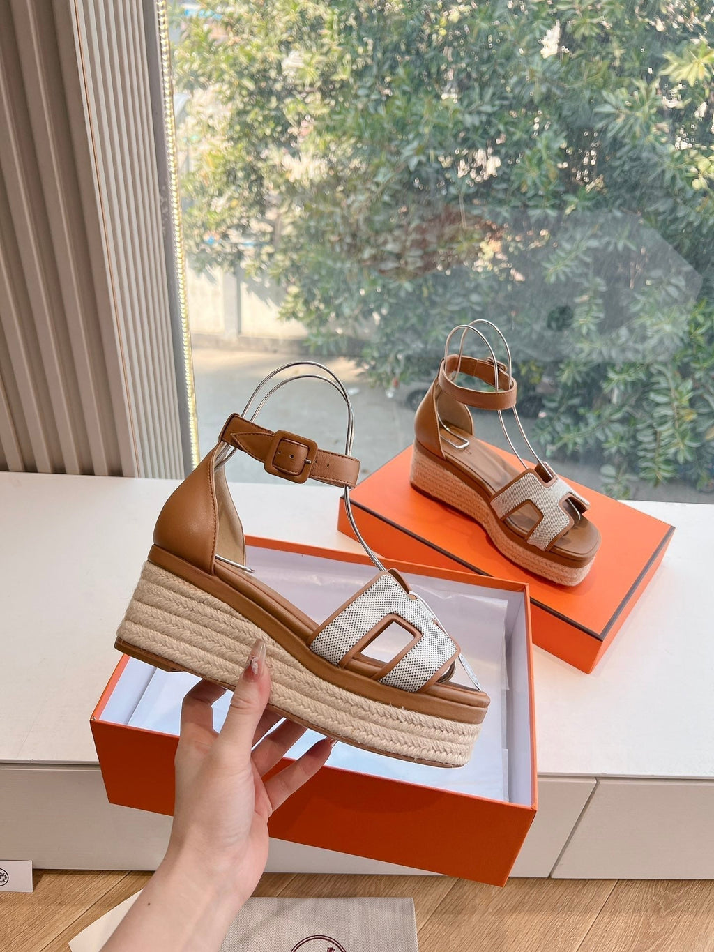 Hermes Elda Espadrille in White Fabric and Bronze Brown Calfskin