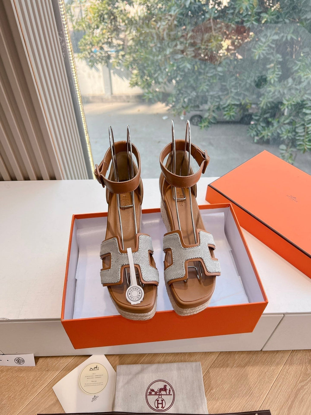 Hermes Elda Espadrille in White Fabric and Bronze Brown Calfskin
