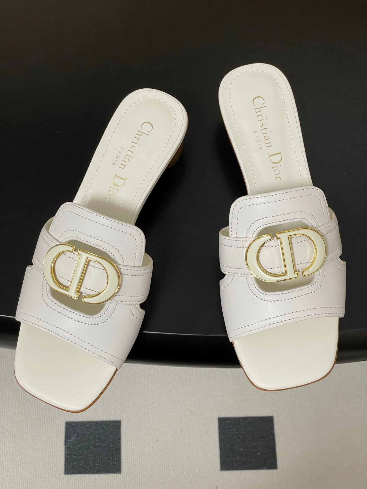 Dior High Heel Classic Montaigne 40 mm 25S in White Lambskin with CD Logo