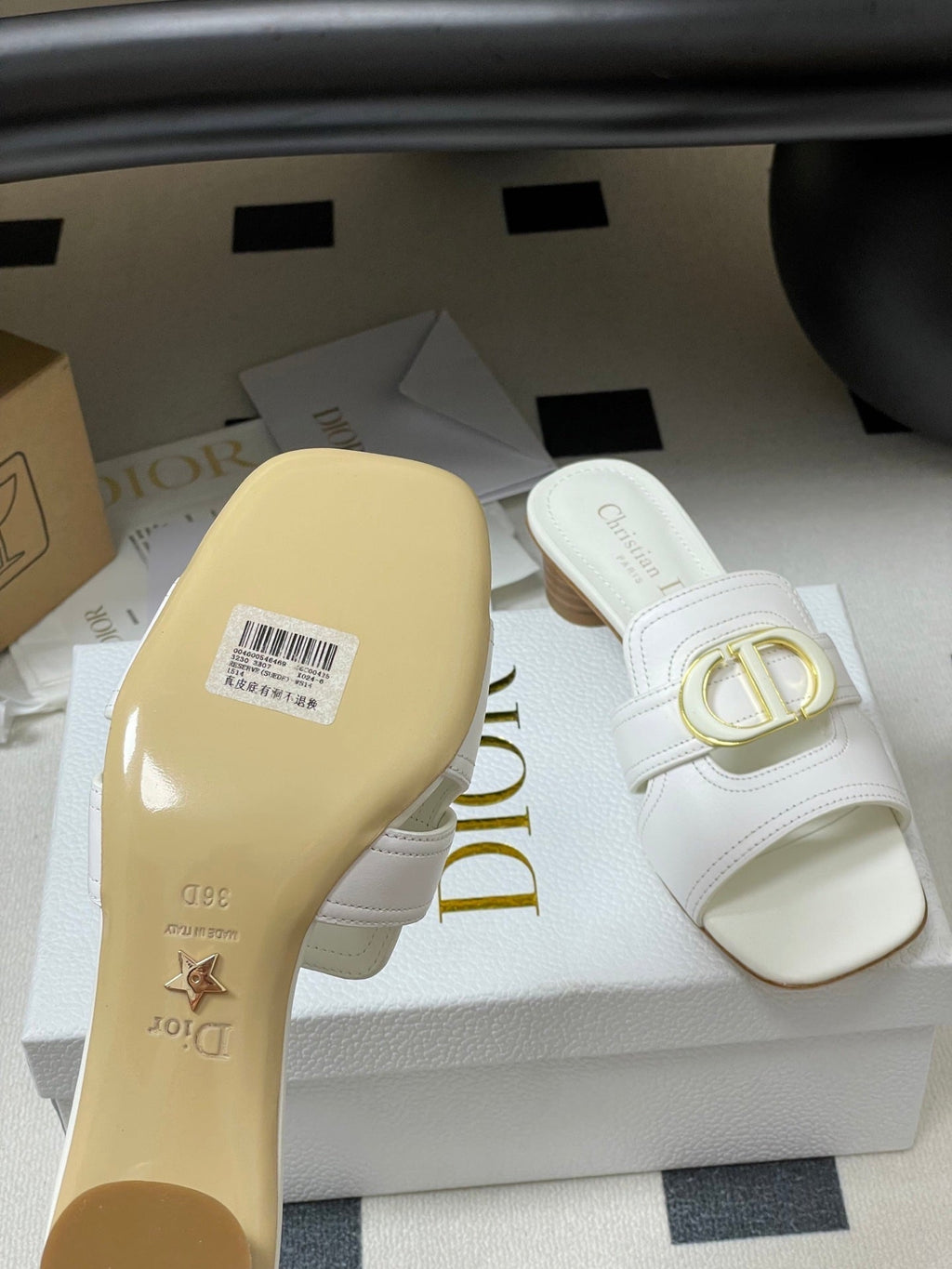 Dior High Heel Classic Montaigne 40 mm 25S in White Lambskin with CD Logo