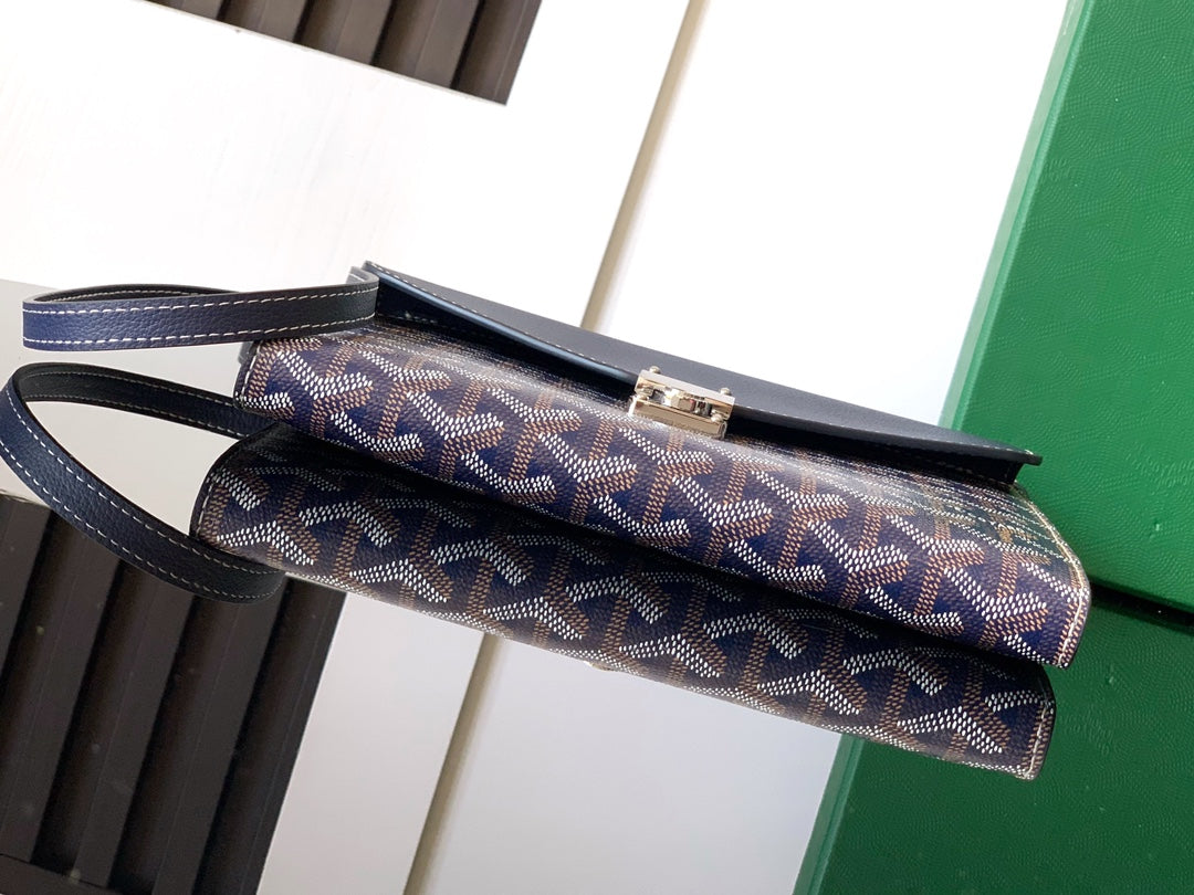 Goyard Chypre Wallet-Pouch 21 in Navy Blue Goyardine Canvas and Calfskin