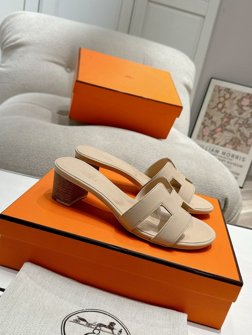 Hermes 0ASIS Sandal White Cream Calfskin Classic