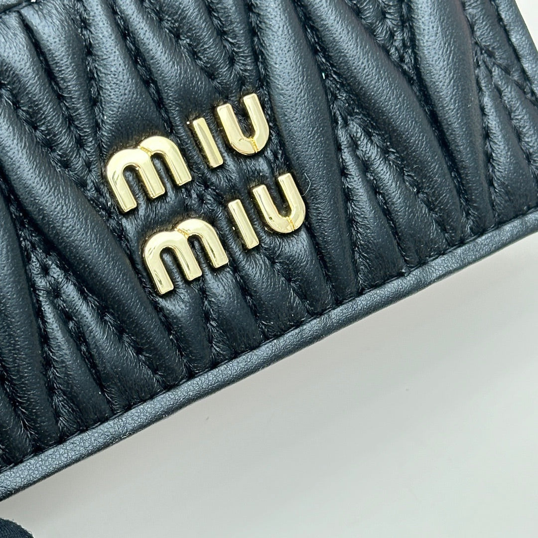 Small Cardholder 10 in Black Lambskin