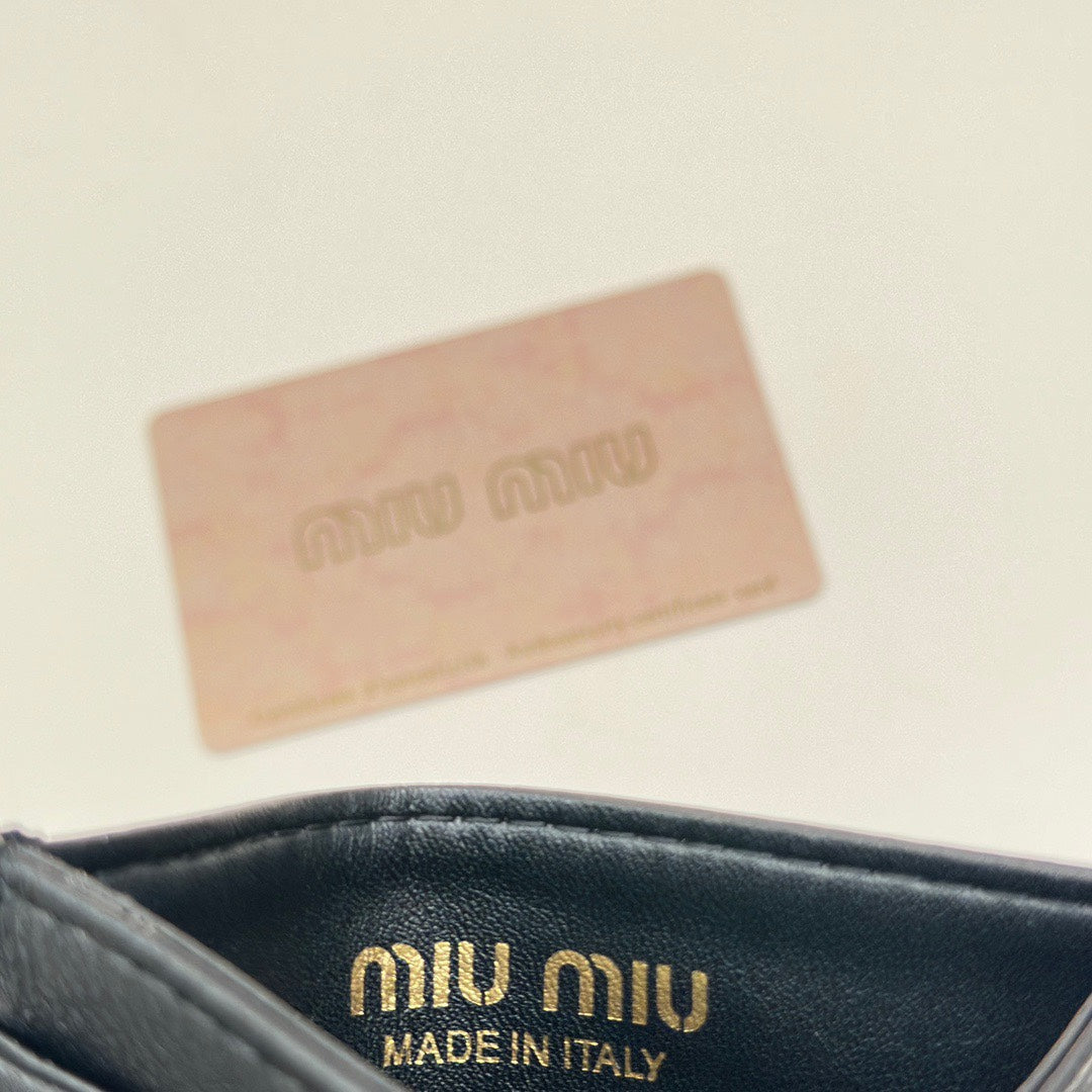 Small Cardholder 10 in Black Lambskin