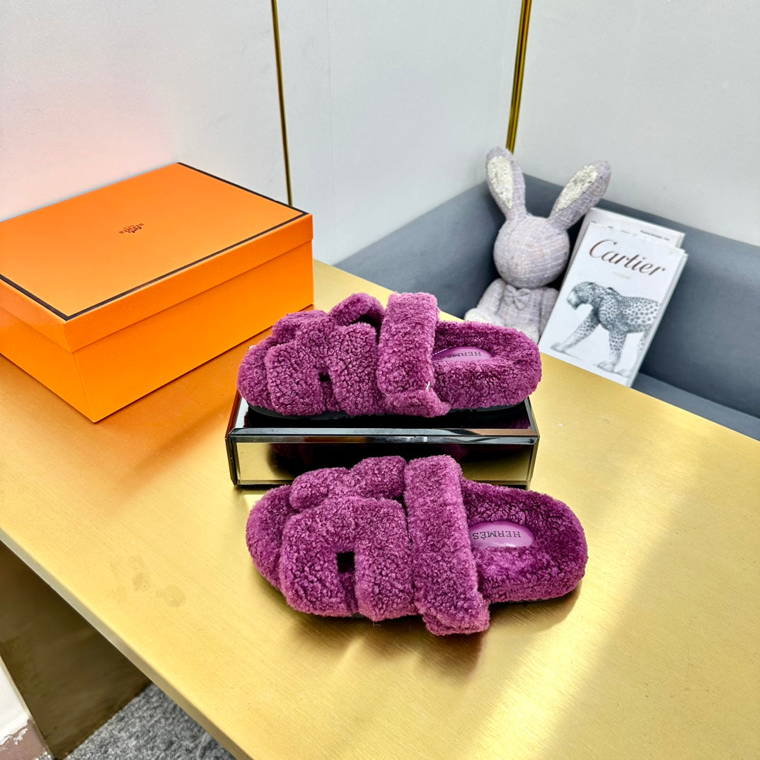 Hermes Chypre Sandal in Orchid Purple Shearling