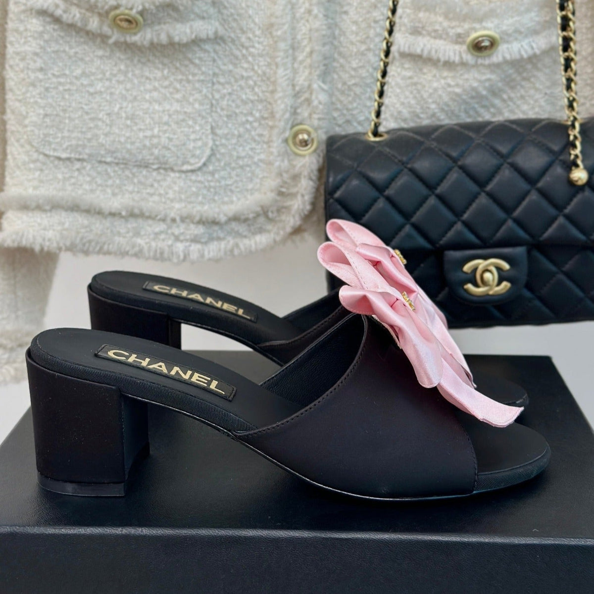 Chanel Double Big Bow High Heels Sheepskin Light Pink / Black