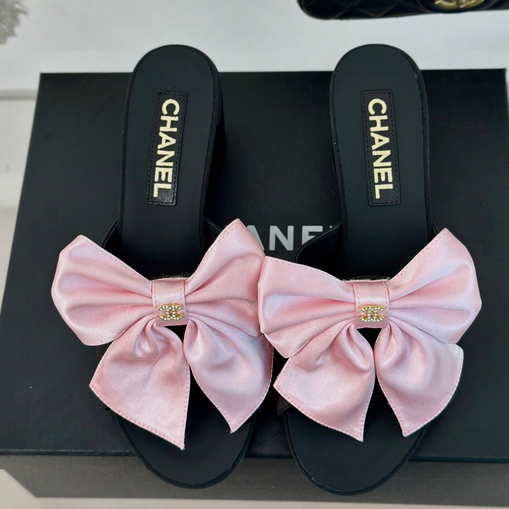 Chanel Double Big Bow High Heels Sheepskin Light Pink / Black