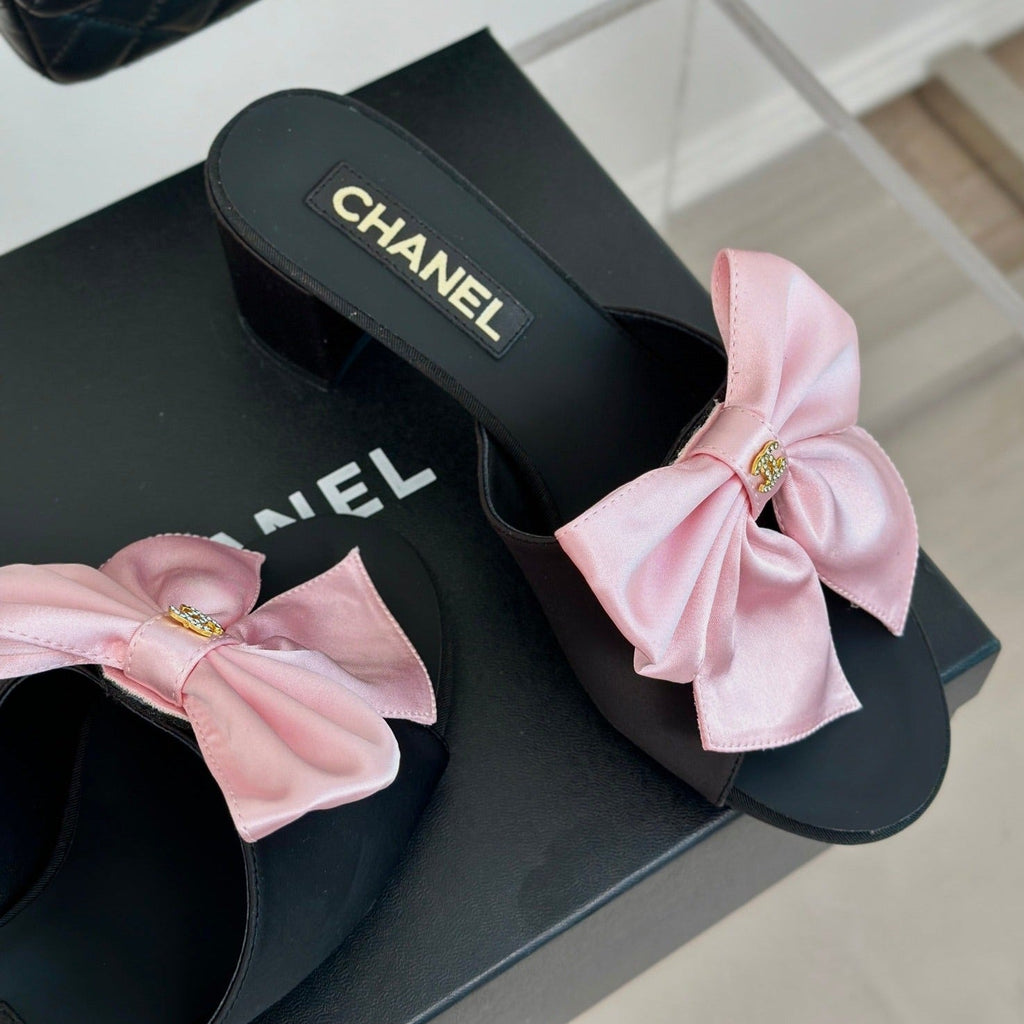 Chanel Double Big Bow High Heels Sheepskin Light Pink / Black