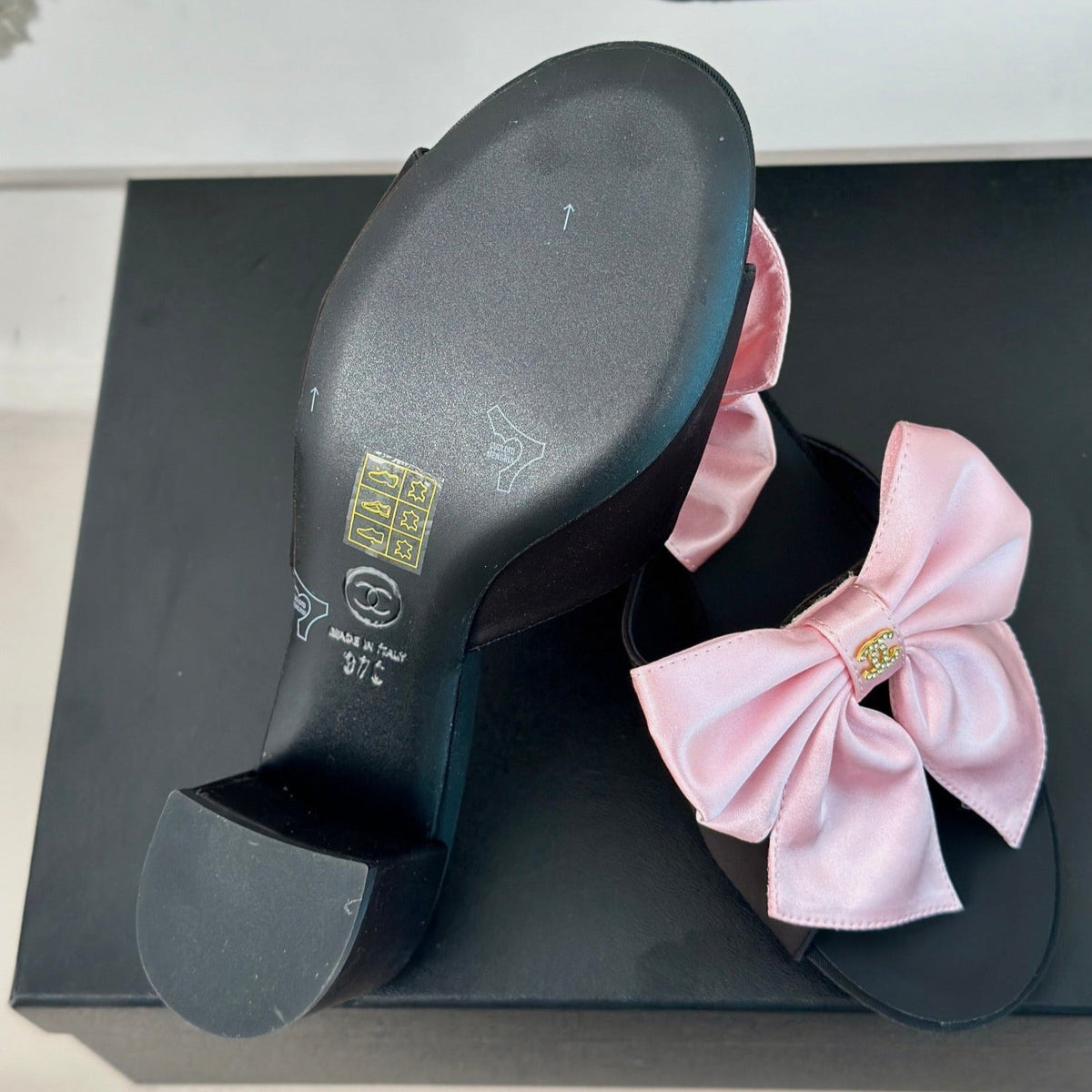 Chanel Double Big Bow High Heels Sheepskin Light Pink / Black