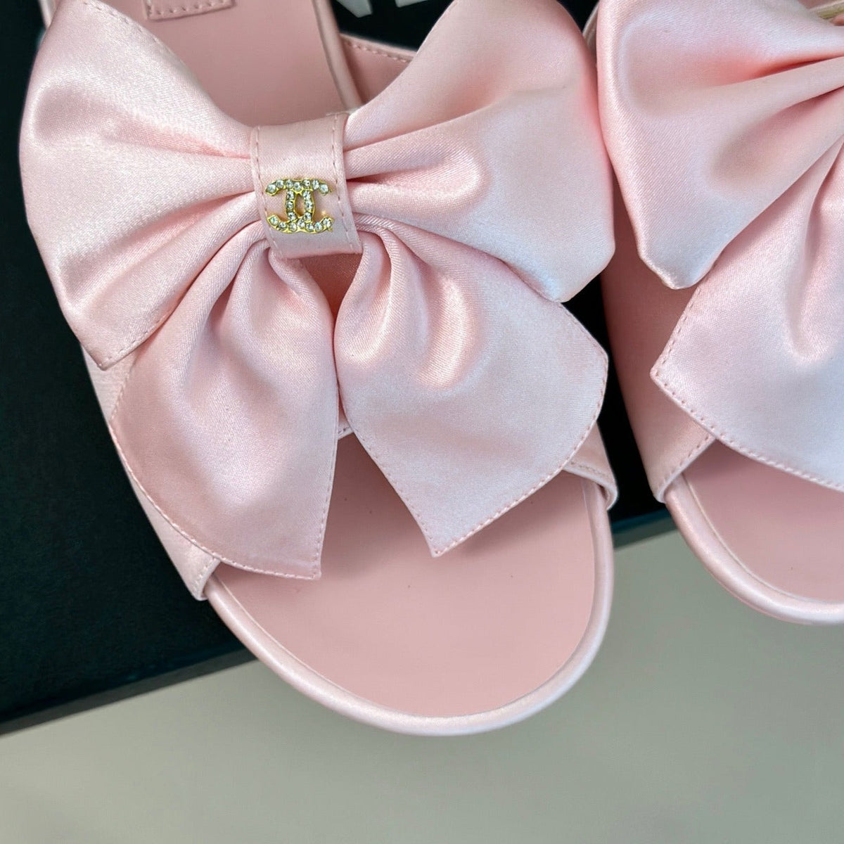Chanel Double Big Bow Flat Sandals Sheepskin Light Pink