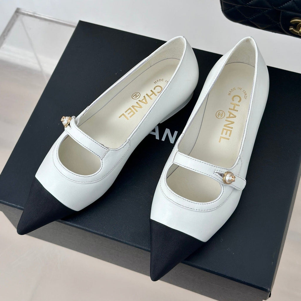 Chanel Double C Milan Runway Pointed Toe Mary Jane Shoes White Black Lambskin