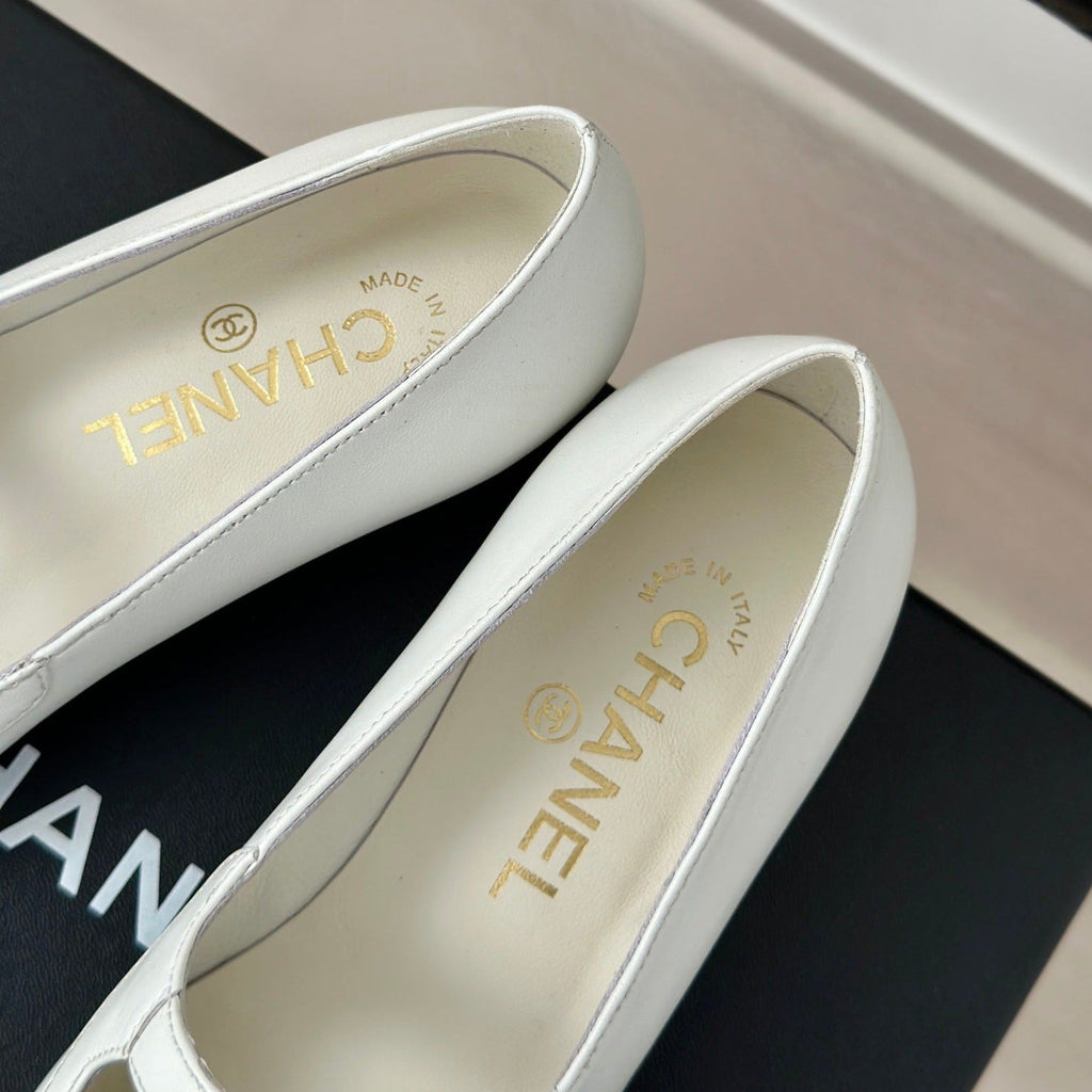 Chanel Double C Milan Runway Pointed Toe Mary Jane Shoes White Black Lambskin