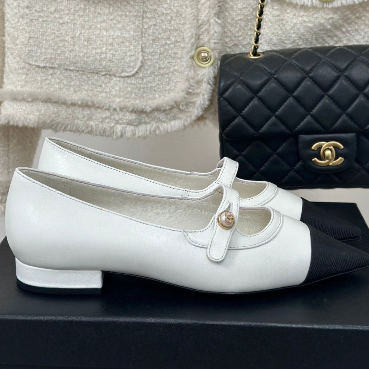 Chanel Double C Milan Runway Pointed Toe Mary Jane Shoes White Black Lambskin